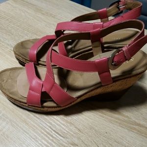 Sandals with heel
